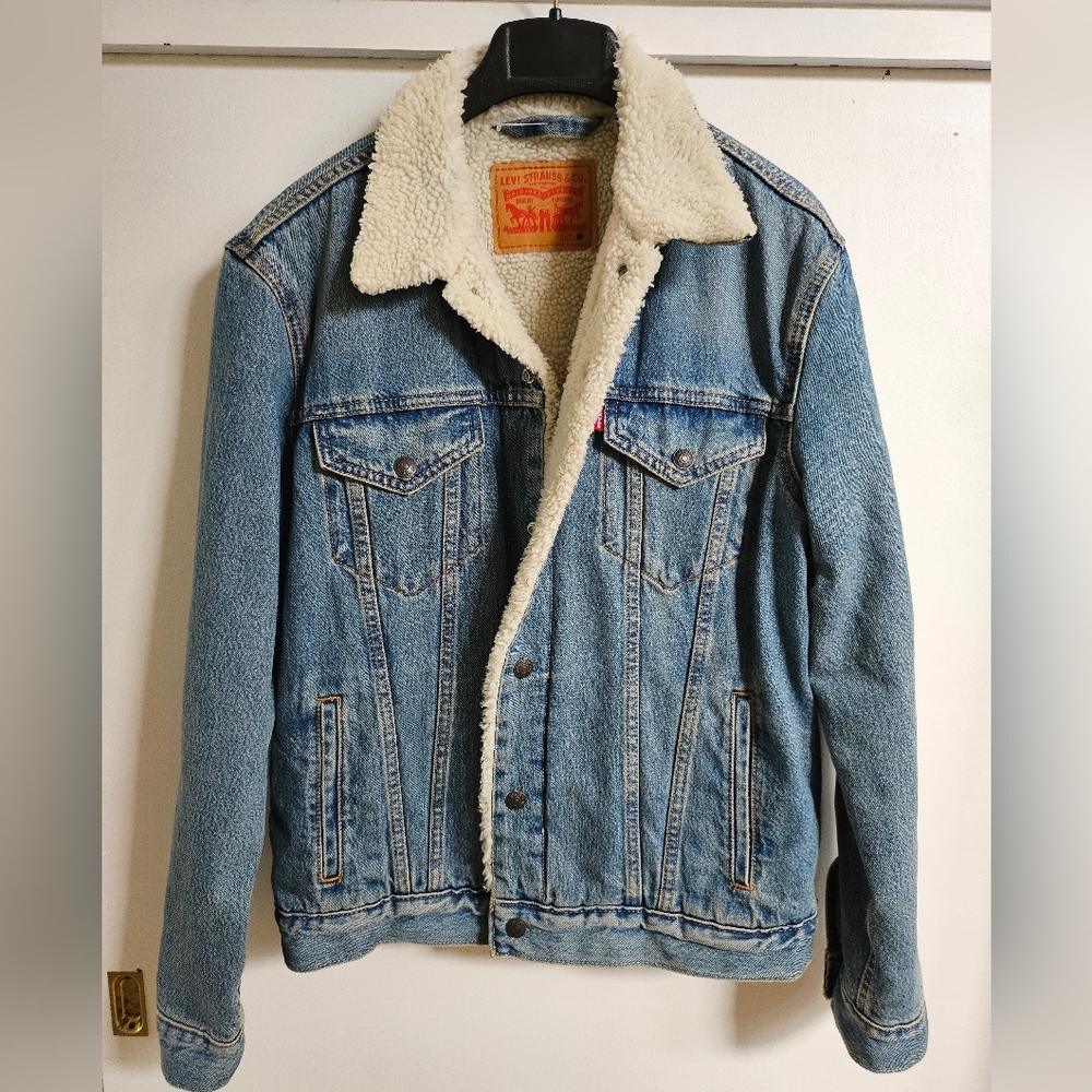 NWOT Levi's Mens Sherpa Trucker Jacket